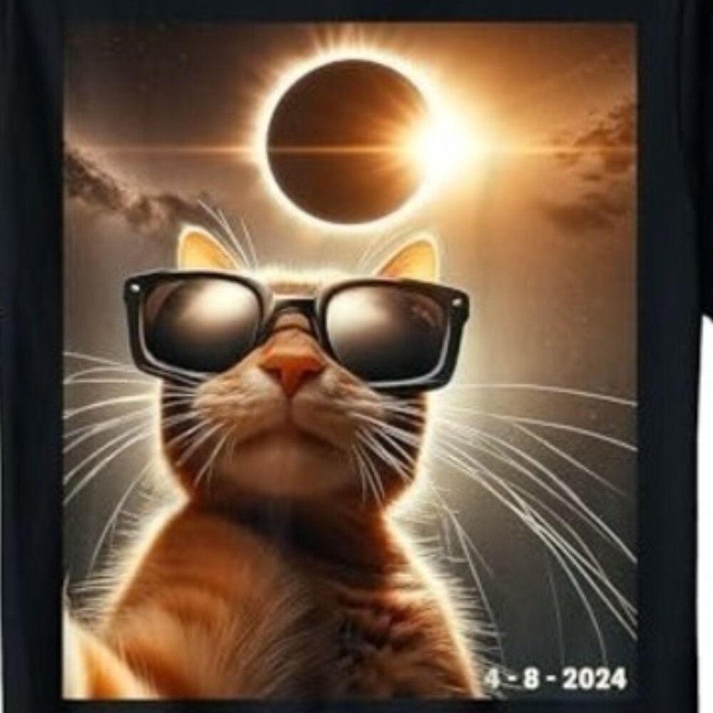 Cat Taking A Selfie With Solar 2024 Eclipse Wearing Glasses T-Shirt - Picture 2 of 3